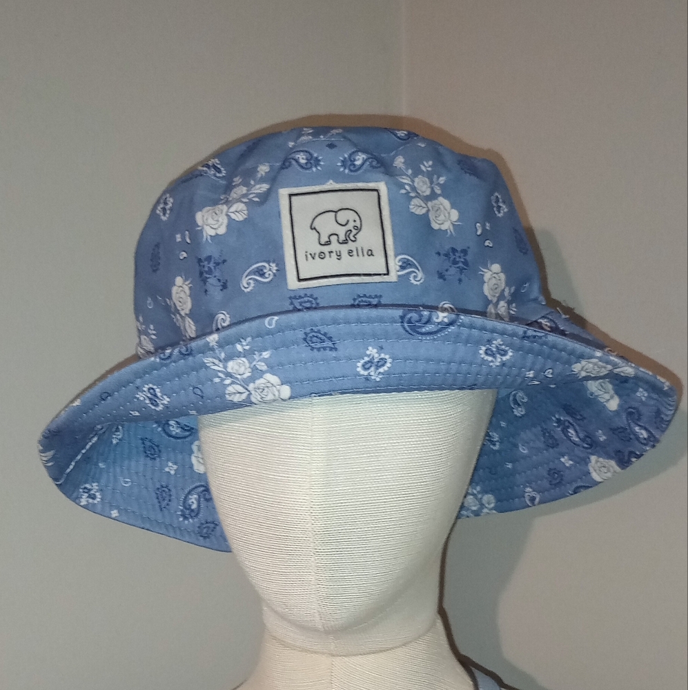 Ivory Ella Navy and White Floral Paisley Bucket Hat NWOT
